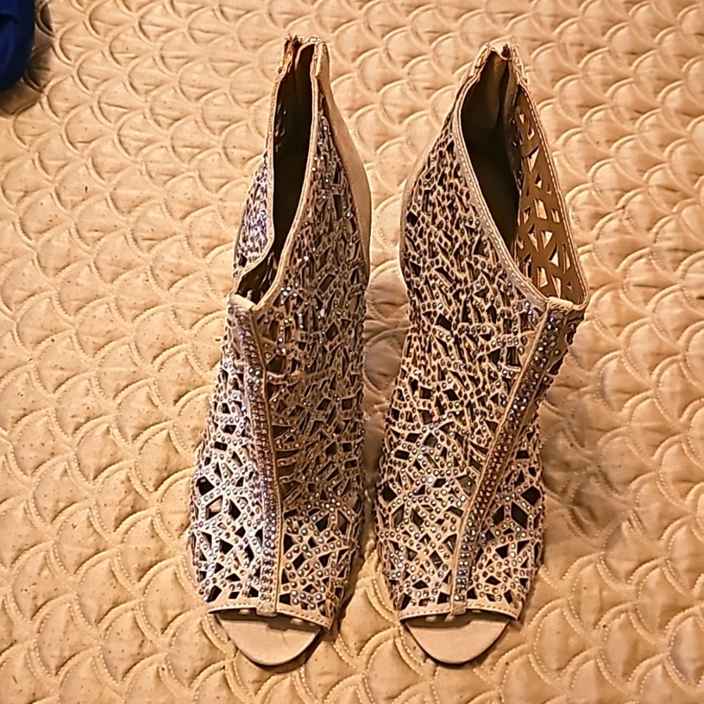 Sparkle shoe bootie
